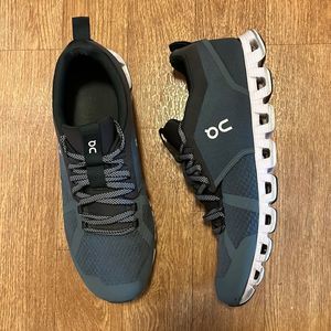 On Cloud Running Sneakers Forrest Green size 10